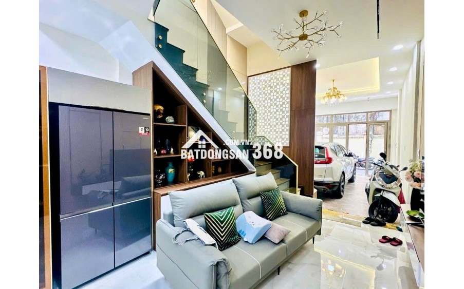 Nhà Quận 1- mặt tiền Phường Tân Định- xe hơi trong nhà 60m2 cao 3 Tầng NT sịn: 18 Tỷ. VŨ 0933910039