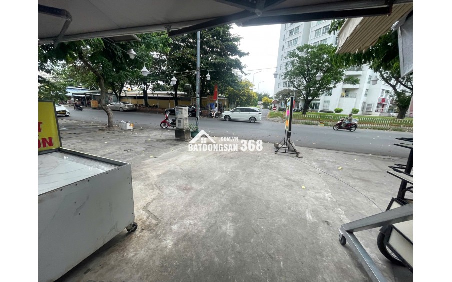 Quận 7 ! CHỐT NHANH , CHO THUÊ MB VỈA HÈ 50 m2 ( 5m x 10m ) BAO ĐẸP , ĐỐI DIỆN CC CAO CẤP HIM LAM, Tel : 0902956655 ( chính chủ )