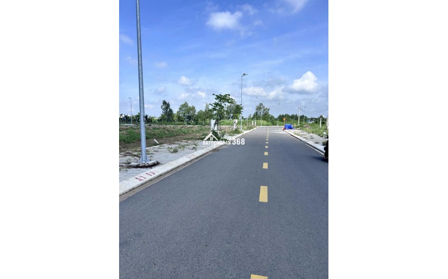 Đất đẹp mặt tiền trung tâm Cần Đước