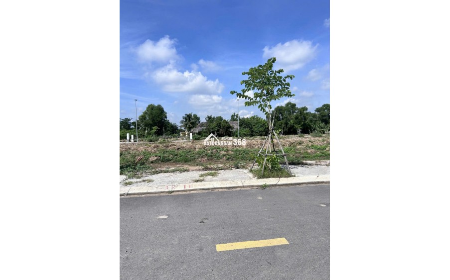 Đất đẹp mặt tiền trung tâm Cần Đước