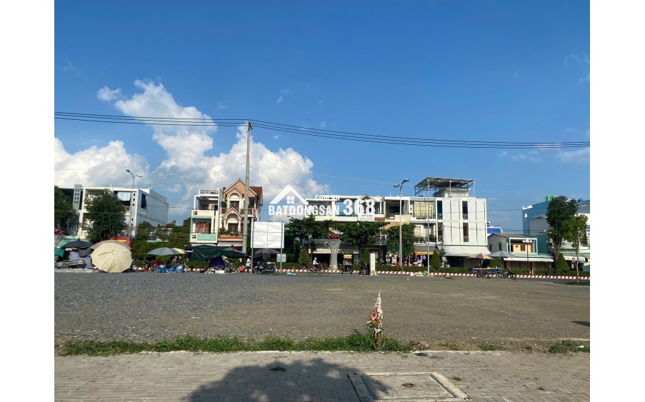Đất đẹp mặt tiền trung tâm Cần Đước