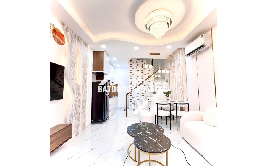4 Tỷ nhỉnh: Nhà Quận 3- ngay bờ kè Hoàng Sa- Ngang gần 4m, 3 Tầng Full nội thất mới. VŨ 0933910039