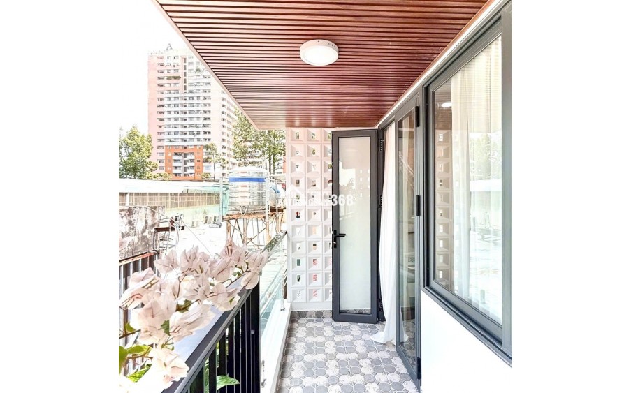 4 Tỷ nhỉnh: Nhà Quận 3- ngay bờ kè Hoàng Sa- Ngang gần 4m, 3 Tầng Full nội thất mới. VŨ 0933910039