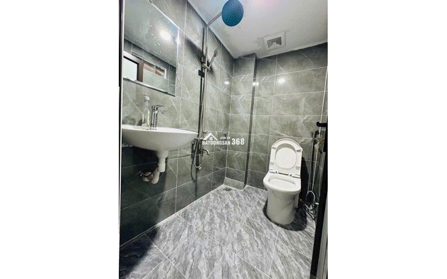 Siêu phẩm lô góc tập thể tầng 1 Trường Chinh 3 mặt thoáng, full đồ ở ngay. ô tô đỗ cầu thang 3PN + 2WC khép kín giá nhỉnh 4 tỷ dt 85 m2