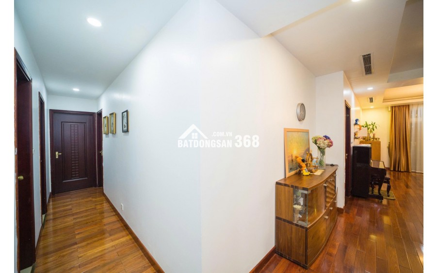 ROYAL CITY - R2 145m² - Tầng cao - Căn hộ chung cư - 3PN Hướng ban công Đông Nam Nội thất cơ bản