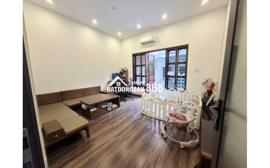 Nhà Trần Quốc Hoàn 60m2 x 4T x MT5m, PLô, ô tô, giá 21.8 tỷ