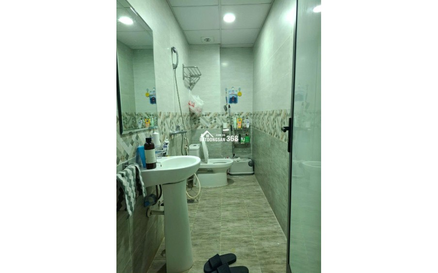 Nhà Trần Quốc Hoàn 60m2 x 4T x MT5m, PLô, ô tô, giá 21.8 tỷ