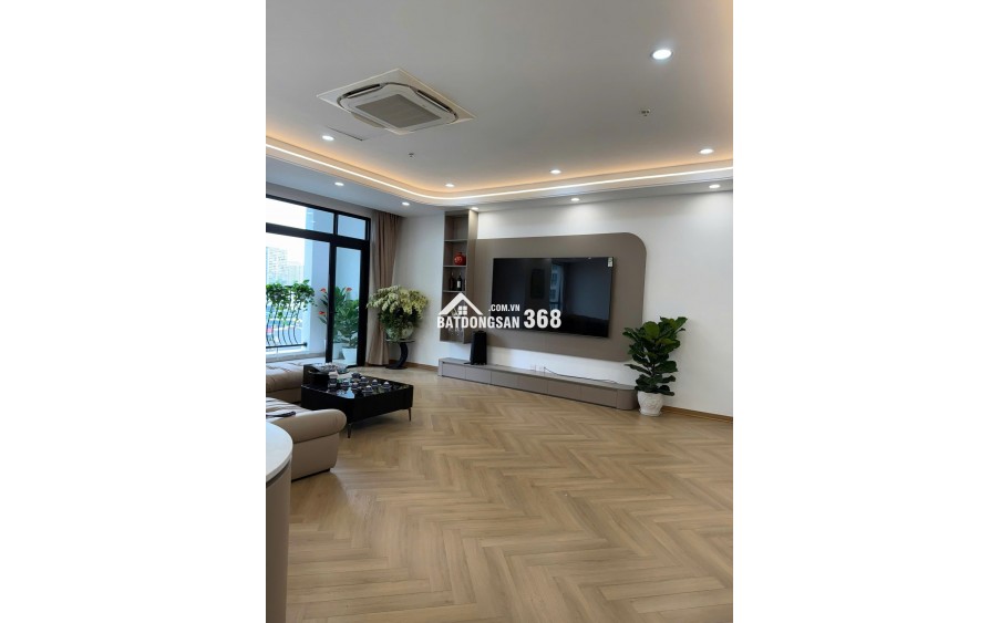 Khu đô thị Royal City đa tiện ích quần thể rộng bậc nhất Thanh Xuân , Hà Nội , bán căn 3PN