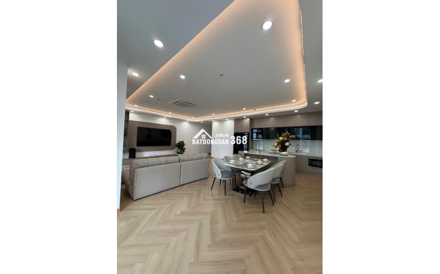 Khu đô thị Royal City đa tiện ích quần thể rộng bậc nhất Thanh Xuân , Hà Nội , bán căn 3PN