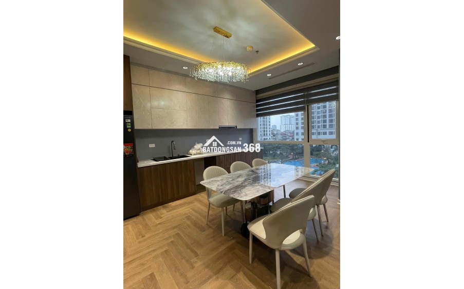 Bán Căn Hộ Cao Cấp Royal City R2 – 181m² – Tầng Thấp – 4PN – Ban Công Tây Nam – Đông Nam