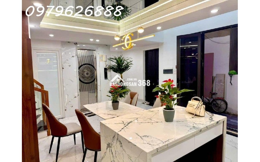 SIÊU HOT HIT HÀNG HIẾM BAY TRONG NGÀY - TRUNG TÂM THANH XUÂN - NGÕ VIP. 41x6 tầng.