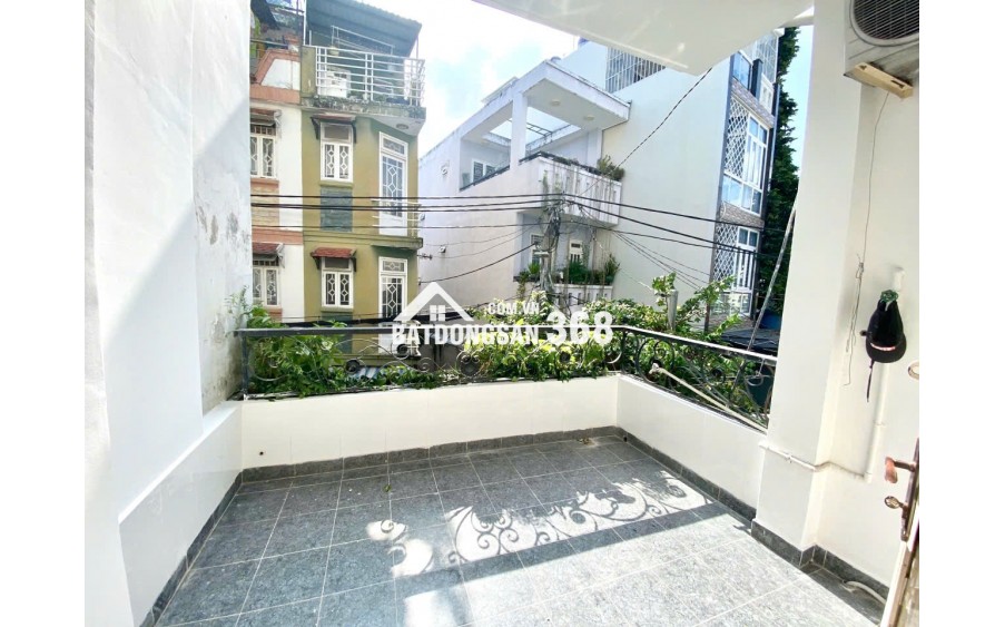 22 Triệu: nguyên căn XE HƠI TRONG NHÀ- Hoàng Hoa Thám- 3 Tầng 4 Phòng- Bếp & 4 Máy Lạnh. 0933910039