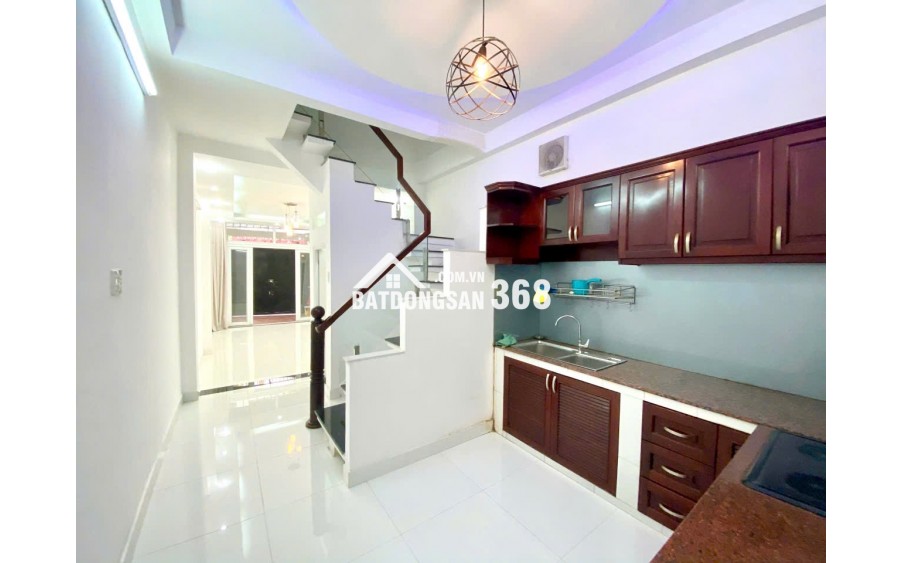 22 Triệu: nguyên căn XE HƠI TRONG NHÀ- Hoàng Hoa Thám- 3 Tầng 4 Phòng- Bếp & 4 Máy Lạnh. 0933910039