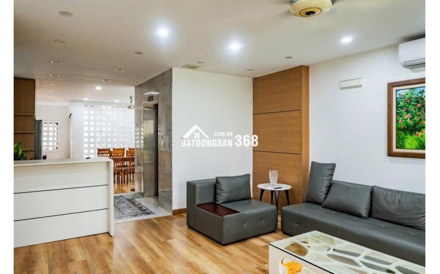 Bán tòa nhà mặt phố Cát Linh, Đống Đa DT 60m2, 5 tầng, thoáng 2 mặt, kinh doanh tốt, vị trí tuyệt đẹp, 30 tỷ