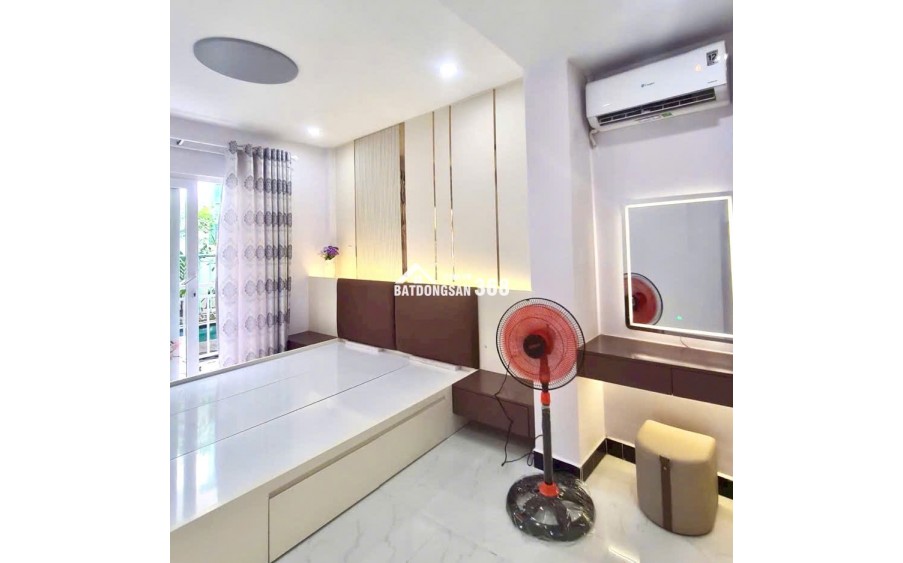 4 Tỷ nhỉnh: Cầu vượt 3/2 Quận 10 - Căn góc 2 view 3 Phòng ngủ 4 Tầng Full nội thất. VŨ 0933910039