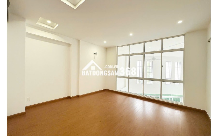 35 Triệu: thuê nguyên căn Quận 1 TRẦN KHÁNH DƯ- xe hơi trong nhà- 5m Ngang 5 tầng nhiều cửa sổ lớn