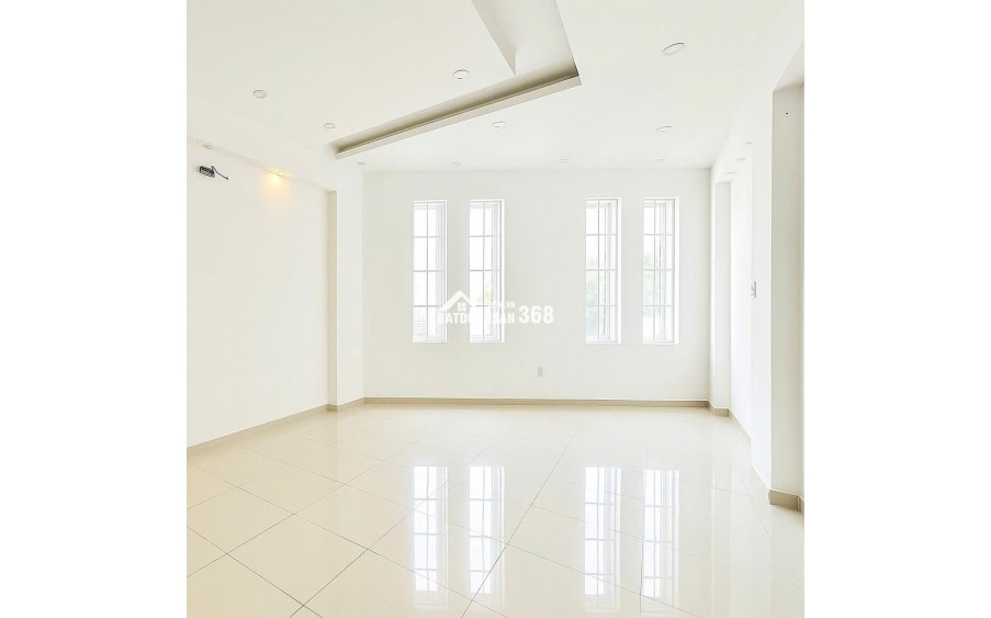 35 Triệu: thuê nguyên căn Quận 1 TRẦN KHÁNH DƯ- xe hơi trong nhà- 5m Ngang 5 tầng nhiều cửa sổ lớn