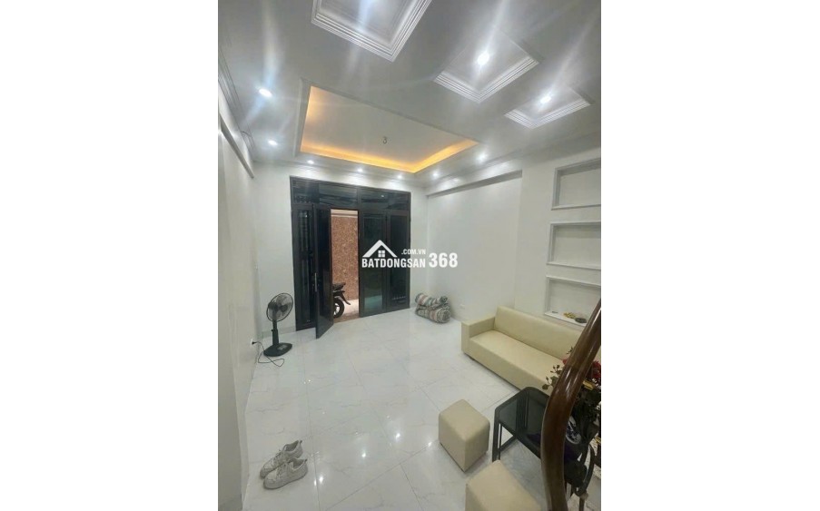 Bán nhà ngõ Đường Láng, Đống Đa, 40m2 x 5 tầng, 6PN, Sổ Đỏ, 10.5 tỷ. LH: 0568433999