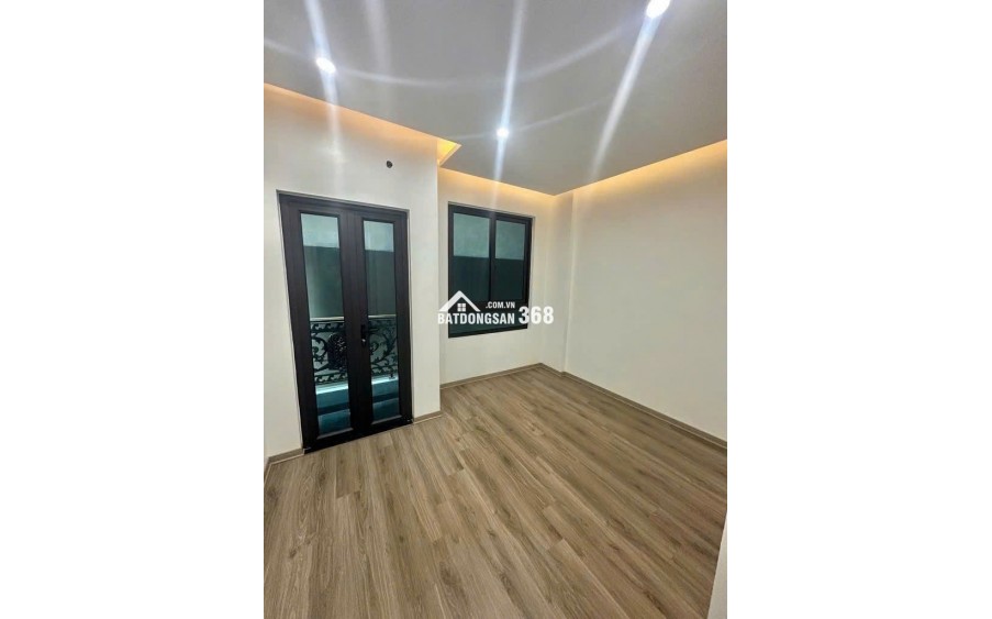Bán nhà ngõ Đường Láng, Đống Đa, 40m2 x 5 tầng, 6PN, Sổ Đỏ, 10.5 tỷ. LH: 0568433999