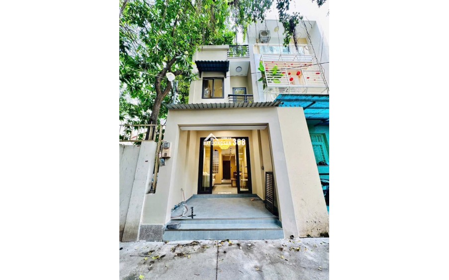 Hẻm oto thông Bình Thạnh gần VC Hàng xanh 
, 50m2 - có 3 phòng ngủ đủ nội thất , giá 7 tỷ 450 TLHẻm oto thông Bình Thạnh gần VC Hàng xanh 
, 50m2 -