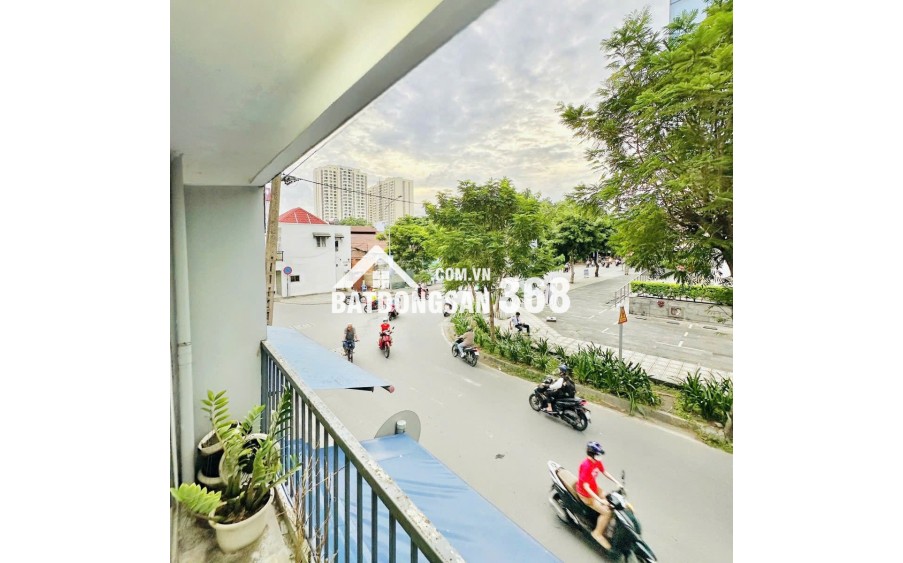 8 Tỷ nhỉnh: MẶT TIỀN Quận 10 cư xá Đồng Tiến, căn góc 2 mặt tiền 3 tầng, thu nhập 1Ty3. 0933910039