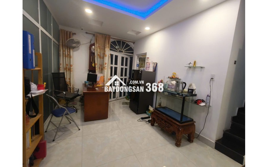 VIP TRƯỜNG THỌ - THANG MÁY SỊN SÒ- HẺM 7 CHỖ. OTO NGỦ TRONG SÂN. NHÀ XÂY 4 TẦNG, HOÀN CÔNG CHUẨN CHỈNH. XÁCH VALI VÀO Ở NGAY - GIÁ CHỈ 8TỶ HƠN. SẴN