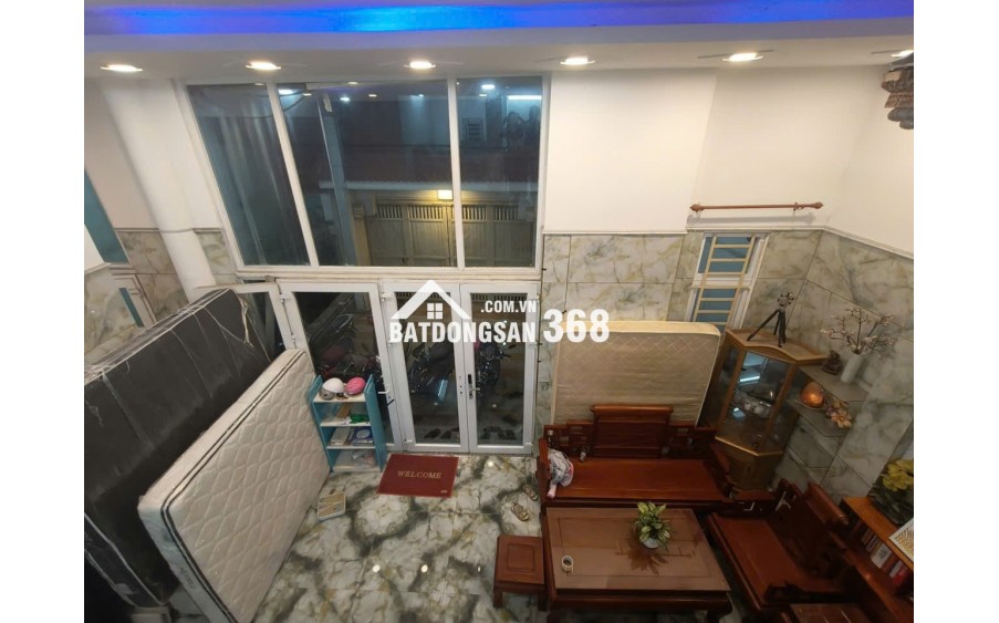 VIP TRƯỜNG THỌ - THANG MÁY SỊN SÒ- HẺM 7 CHỖ. OTO NGỦ TRONG SÂN. NHÀ XÂY 4 TẦNG, HOÀN CÔNG CHUẨN CHỈNH. XÁCH VALI VÀO Ở NGAY - GIÁ CHỈ 8TỶ HƠN. SẴN