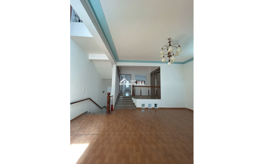 Cho thuê nhà đường 2/9 hải châu đà nẵng có thang máy ngang 7 dt 175m2 giá tốt