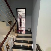 Bình Tân: Nhà 1T2L ST, 4PN, sổ vuông