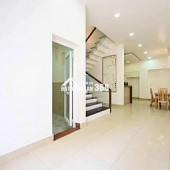 BIỆT THỰ 2 MẶT THOÁNG ÔTÔ ĐỖ CỬA - CÁCH MT VÀI CĂN - GARA RIÊNG OTO NGỦ TRONG NHÀ - NGANG KHỦNG 6.5 - 80m2 - CHỈ 12 TỶ Lê Đức Thọ, Phường 17, Gò Vấp.