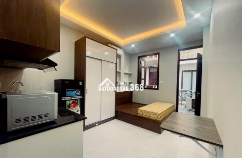 Bán căn CCMN 60m, 10 phòng khép kín full đồ, thang máy êm ru, dòng tiền ổn định, vài bước ra phố, khu Bách -  Kinh - Xây