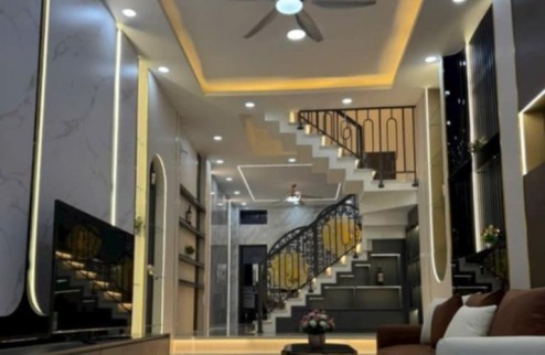 SIÊU PHẨM NHÀ MỚI TẶNG FULL NỘI THẤT- HẺM XE HƠI THÔNG 1 TRỤC - 61M2 - CHỈ 8.4 TỶ Huỳnh Văn Nghệ, Phường 15, Quận Tân Bình