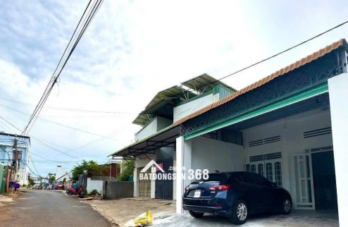 Cần bán nhà mặt tiền 372 Trần Phú, giá 3tỷ350tr, vị trí đẹp, thuận tiện kinh doanh hoặc đầu tư.
 Diện tích: 5m x 20m thổ cư 100%( sau khi trừ qh còn