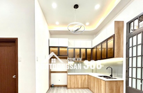 12 Tỷ: ngang 12m- Quận 10 ngay chợ An Đông, Medic Hòa Hảo- nhà 4 Tầng Xe hơi trong nhà. 0933910039