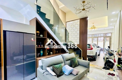 Nhà Quận 1- mặt tiền Phường Tân Định- xe hơi trong nhà 60m2 cao 3 Tầng NT sịn: 18 Tỷ. VŨ 0933910039