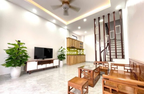 Chính chủ cần bán nhà trung tâm Q.Đống Đa, DT 37m2, ngõ thông, giá 8.x tỷ