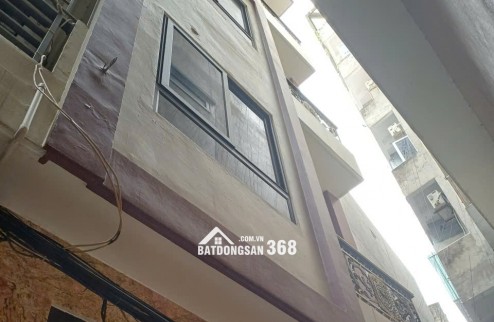 Bán nhà ngõ Đường Láng, Đống Đa, 40m2 x 5 tầng, 6PN, Sổ Đỏ, 10.5 tỷ. LH: 0568433999