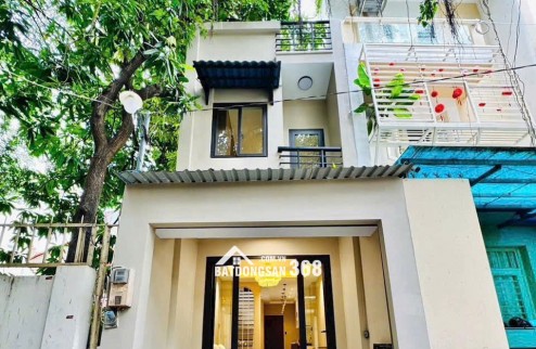 Hẻm oto thông Bình Thạnh gần VC Hàng xanh 
, 50m2 - có 3 phòng ngủ đủ nội thất , giá 7 tỷ 450 TLHẻm oto thông Bình Thạnh gần VC Hàng xanh 
, 50m2 -