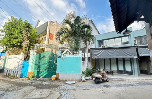 Bùi Đình Túy 72 m2,  2tầng ,  4.4 x17,  9.8 tỷ Phường 12 Bình Thạnh
Nhà cũ tiện xây mới, 3PN, 2 vệ sinh
Lh Thanh Hải 0905005058