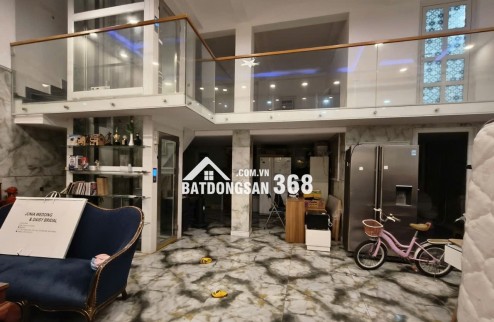 VIP TRƯỜNG THỌ - THANG MÁY SỊN SÒ- HẺM 7 CHỖ. OTO NGỦ TRONG SÂN. NHÀ XÂY 4 TẦNG, HOÀN CÔNG CHUẨN CHỈNH. XÁCH VALI VÀO Ở NGAY - GIÁ CHỈ 8TỶ HƠN. SẴN