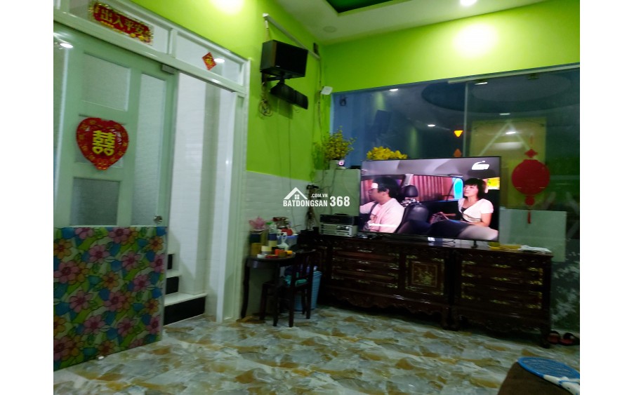 Nhà 2// Bà Hom. Hem 4,5m. Gân trương học. Chơ phú lâm