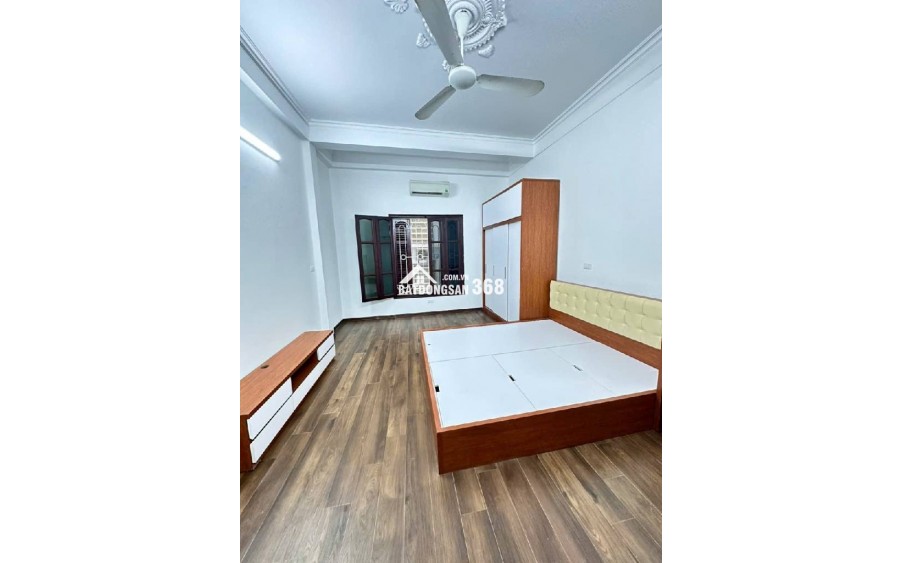 Bán nhà đẹp - Trung tâm Cầu Giấy - 30m2 4 tầng nhỉnh 8  tỷ