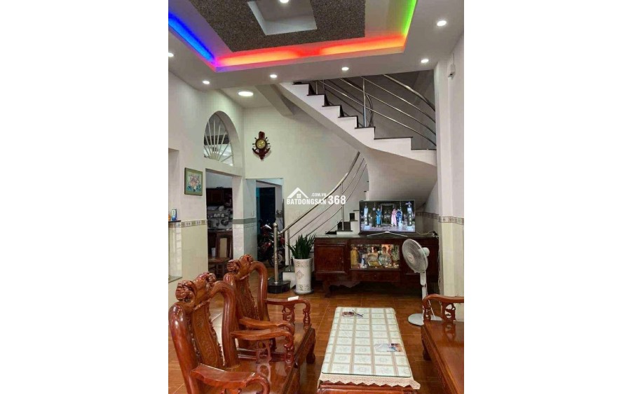 Biệt thự phố 8x17m 3tầng 6PN hẻm xe hơi Trưng Vương 3, Hóc Môn