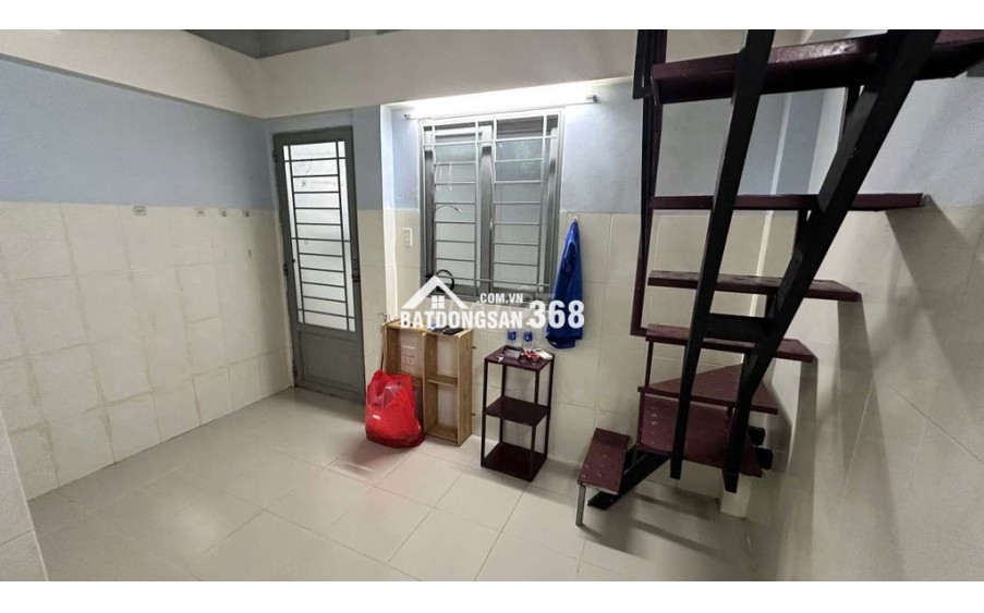 Cho Thuê Phòng trọ kiểu CCMN Quận 4 mới chỉ 4 triệu/tháng có lầu ở được 2 người.