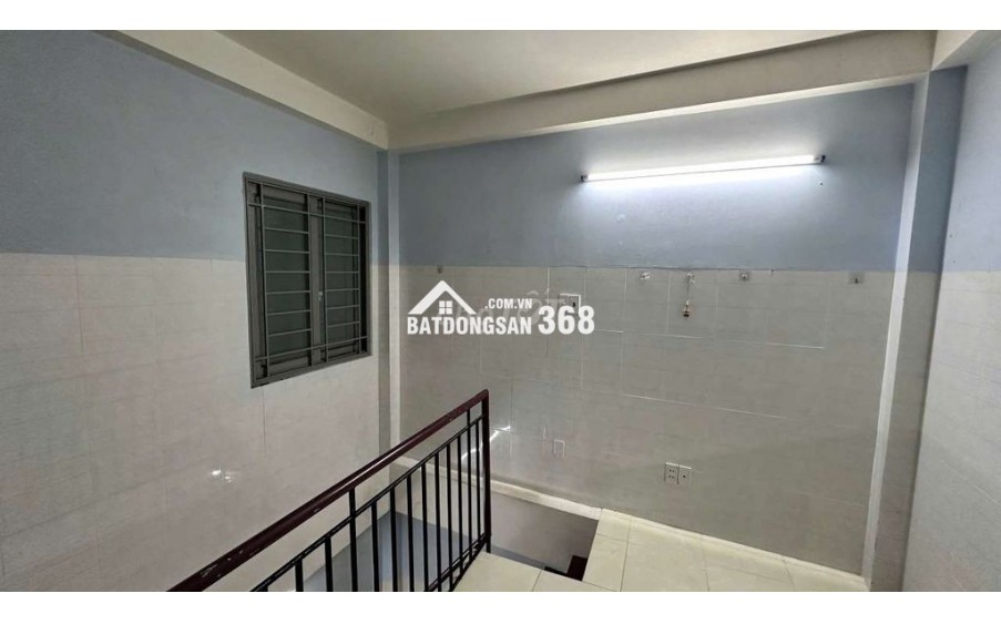 Cho Thuê Phòng trọ kiểu CCMN Quận 4 mới chỉ 4 triệu/tháng có lầu ở được 2 người.