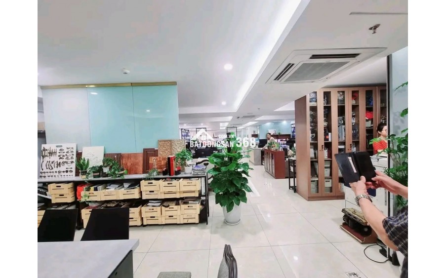 Bán gấp toà văn phòng mặt phố Trần Hưng Đạo- Hoàn Kiếm 438m2- 15 tầng giá nhỉnh 400 tỷ