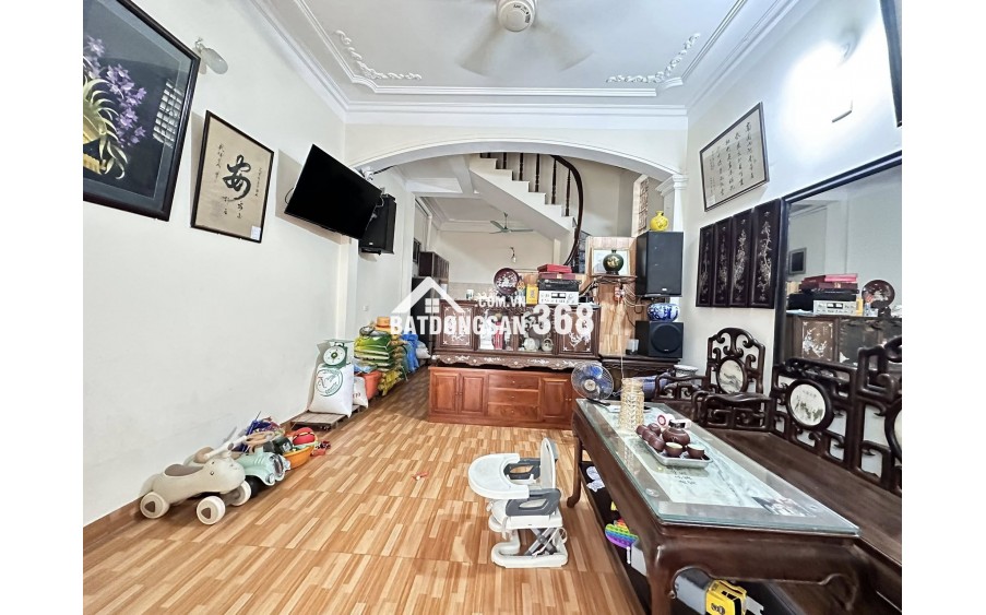 Bán nhà 113m, 3 tầng, mặt tiền 9m; ngõ 3m; giá chào 19,8 Tỷ