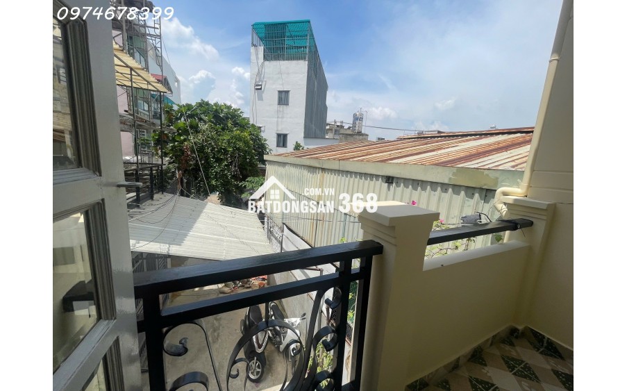  Nhà nhỏ đẹp - giá xinh xinh- Hẻm xe hơi - Gần chợ - Khu dân cư sầm uất.