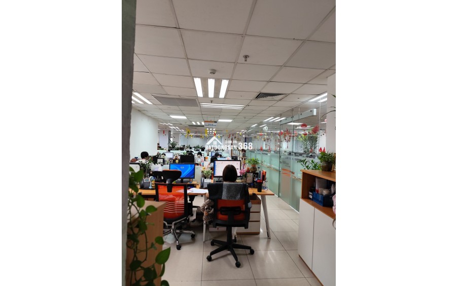 Bán toà văn phòng hạng B lô góc 2 mặt phố- Phố Huế- Đại Cồ Việt- 525m2- 12 tầng giá 5XX tỷ