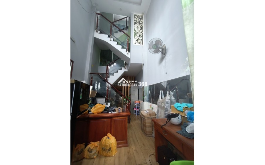 Bán nhà NGON , Phước Long, TP HCM, DT 160m2, 3 tầng, 14 phòng, Sổ Hồng, giá 9.35 tỷ. LH: 0933125879